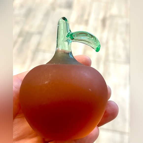 Crowning Touch Frosted Art Glass Crystal Peach Green Stem & Leaf Paperweight - Picture 2 of 6